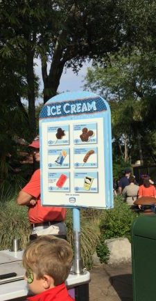 Outdoor vending food